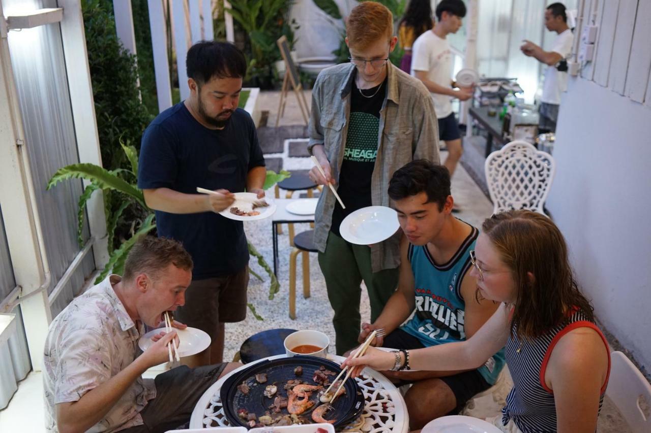 Hostel The Park Society Chiang Mai Zewnętrze zdjęcie